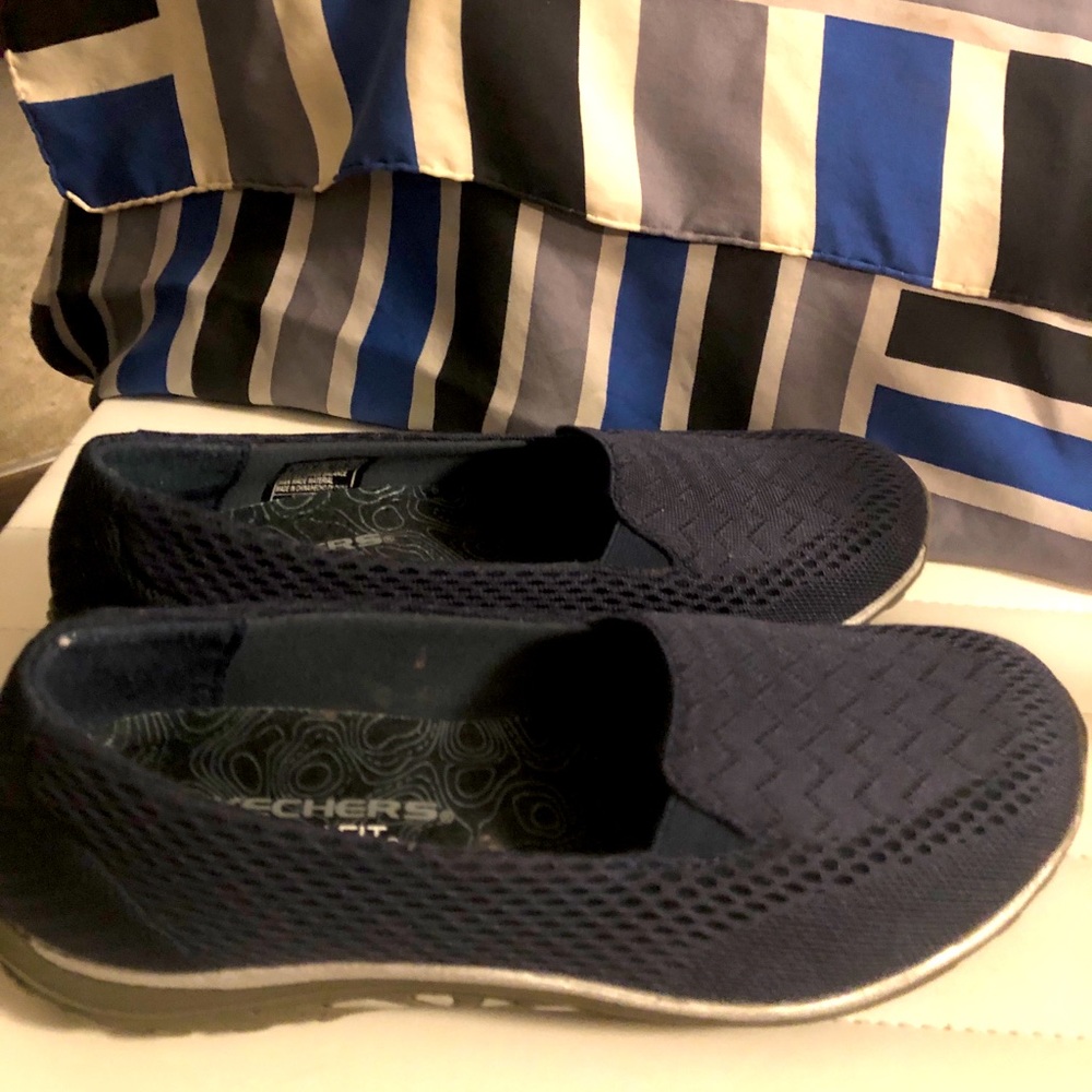 Skechers Relaxed Fit Air-Cooled Size 7